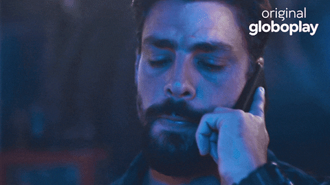 News Sebrae – Edição 64 - GIF de Cauã Reimond, em cena da Novala Vale Tudo, falando ao celular.
