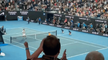 Crowd Cheers for Nadal After Australian Open Exit