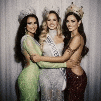 Inna Moll Emilia Dides GIF