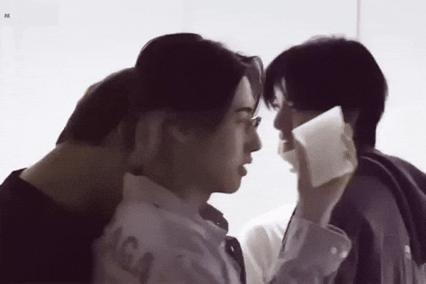 Renhyuck GIF