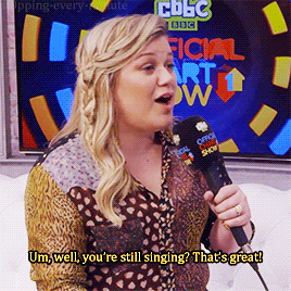 this cracks me up kelly clarkson GIF