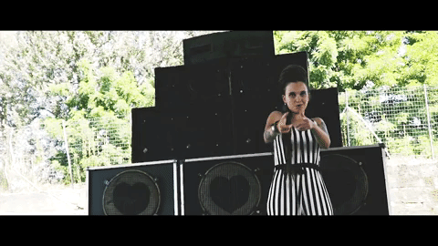 queen of hearts wonderland GIF