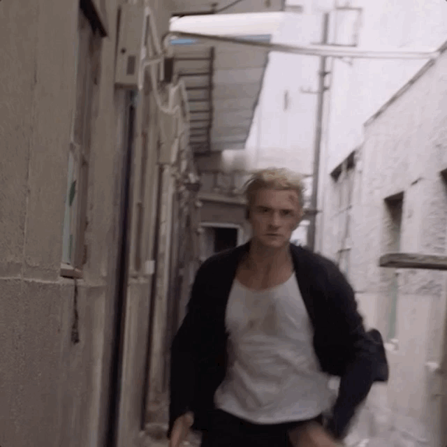 orlando bloom GIF by Signaturee Entertainment