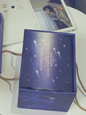 Gifts_Frame giphyupload GIF