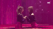 k-pop momo GIF