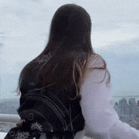 Scared Turn Around GIF by Empire State Building