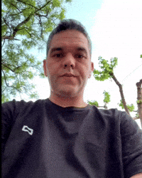 بوس GIF