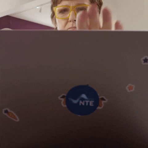 Macbook Look Closer GIF by NTE Grøntforsprang