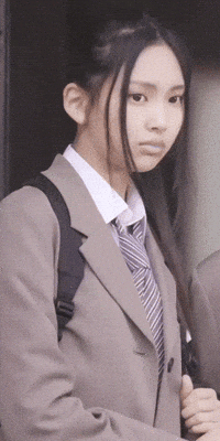 Helmets kpop idol newjeans ditto GIF
