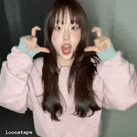 Chuu Loona GIF