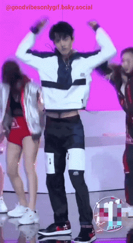 marifanaccount dance xiaozhan produce101 GIF