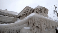 Winter Storm Leaves New York Restaurant Covered in Ice