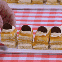 Serving cake