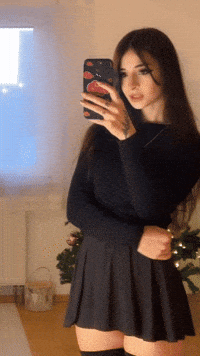 Leyah_chan girl beauty twitch streamer GIF