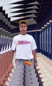 É Real GIF