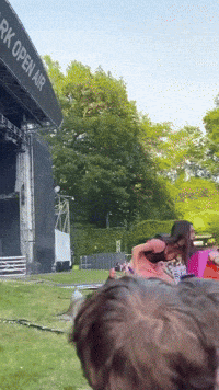 Olivia Stan Twitter GIF