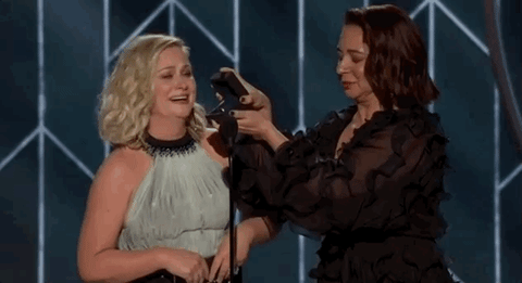 amy poehler GIF by Golden Globes