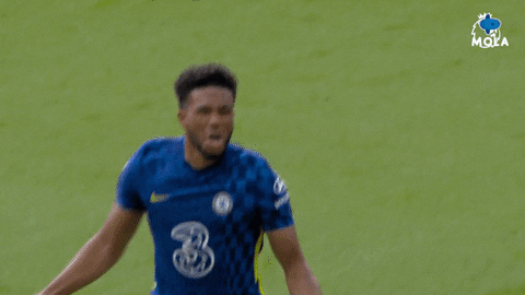 Football Reaction GIF by MolaTV