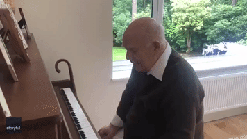 Dad With Dementia Remembers Every Note of Song He Wrote in 1980s