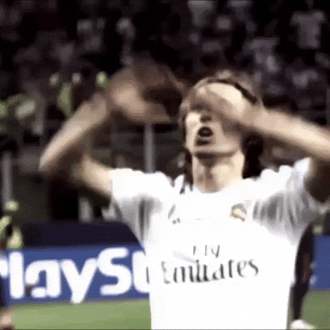 Toni Kroos Modric GIF