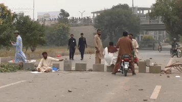Roads Blocked in Islamabad, Peshawar After Christian Woman Acquitted of Blasphemy Charge