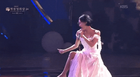 화사와 박정민 By 영희진 GIF