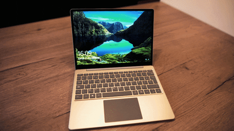 pirmax giphyupload microsoft yubigeek surface go GIF