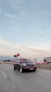 Benyagmur car barbie nissan araba GIF