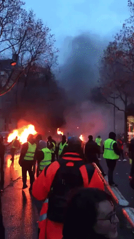 Scenes of Chaos Captured in Central Paris as Yellow Vest Protest Turns Violent
