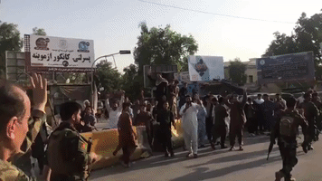 Jalalabad Residents Cheer for Afghan Forces Who Put Down Prison Attack