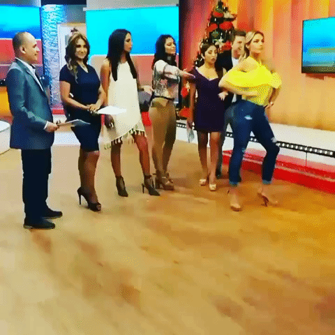 martes de piropo en en el maÃ±anero GIF