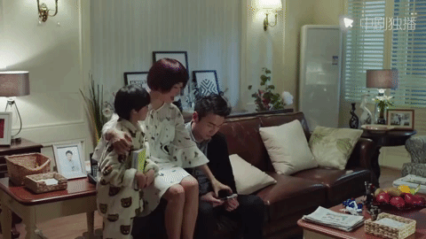 wo de qian ban sheng ma yi li GIF