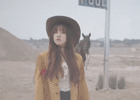 Yuqi GIF by (G)I-DLE