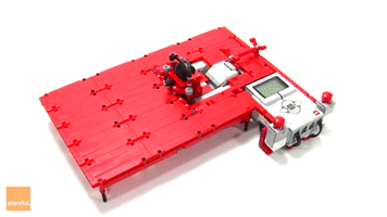 Skilful LEGO Robot Bends Pipe Cleaners Into Impressive Shapes
