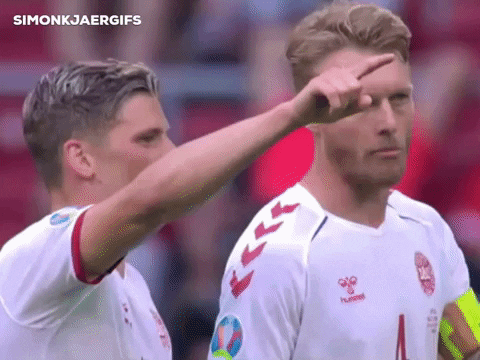 simonkjaergifs giphygifmaker simon kjaer GIF