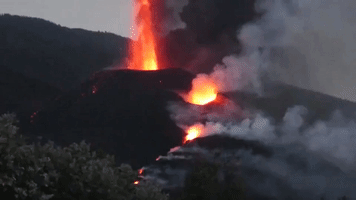 La Palma Volcano Spews Lava and Ash Amid Renewed Eruptions