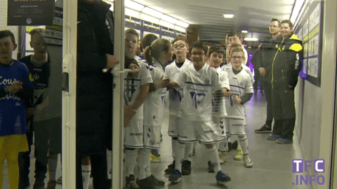 ligue 1 dancing GIF by Toulouse Football Club