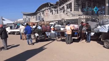 Seventh Rebel Convoy Leaves Homs District Under Evacuation Deal