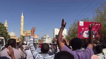 Hundreds of Sudanese Anti-Government Protesters March Through Omdurman
