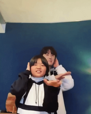 insight_yj giphygifmaker GIF