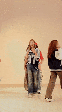 Gwen Bini GIF