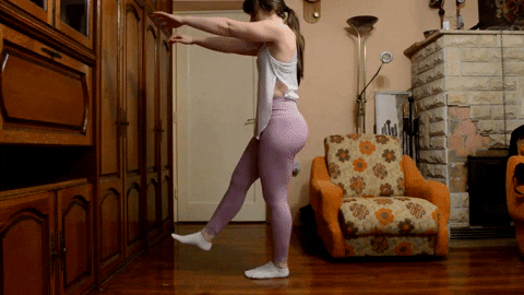 Monakraljica giphygifmaker home workout leg workout GIF