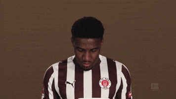 Look Up St Pauli GIF by Bundesliga