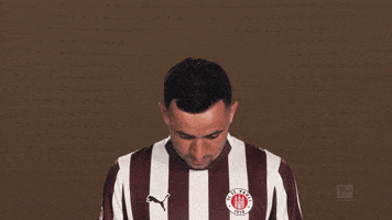 Look Up St Pauli GIF by Bundesliga