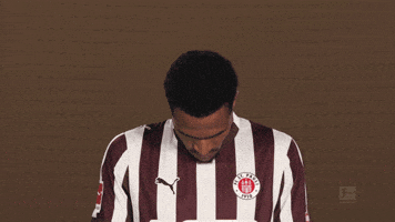 Look Up St Pauli GIF by Bundesliga