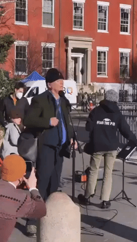 Bill Murray Sings During Surprise Performance at Washington Square Park