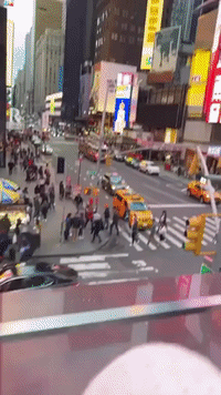 Manhole Explosion in Times Square Prompts Crowd to Run