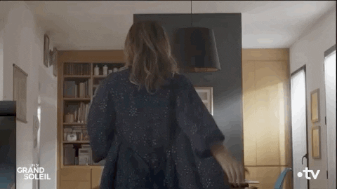 Happy Jump GIF by Un si grand soleil