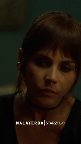 Lola Tomando de la Botella