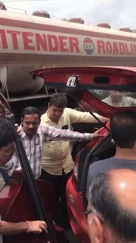 Frustrated Commuters Turn Lengthy Mumbai Traffic Jam Into Jam Session